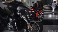 Lelang mobil mewah dan moge dilakukan melalui website lelang.go.id.   
