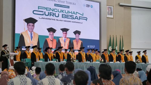 Pengukuhan tiga guru besar di UIN Mataram. (Dok. UIN Mataram)