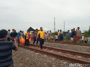 Pikap Hitam Vs Kereta Api di Cirebon, Satu Orang Tewas