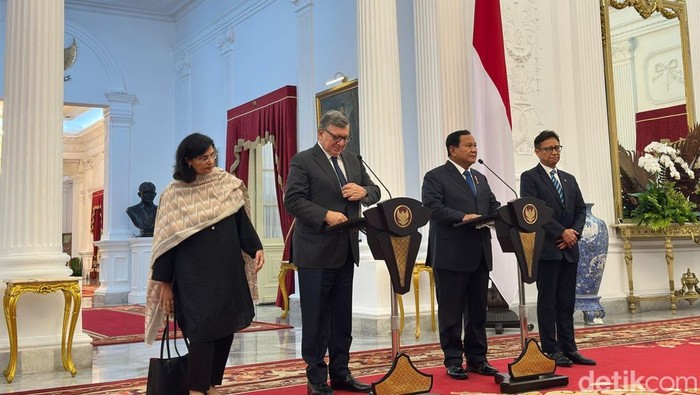 Presiden Prabowo dan Chairman Gavi José Manuel Barroso jumpa pers bersama di Istana Negara