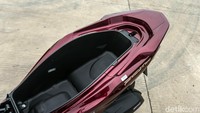 Kapasitas bagasi All New PCX untuk tipe CBS dan ABS masih bisa menampung 30 liter.  
