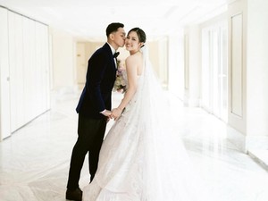 Most Pop: Foto Pebulutangkis Ribka Sugiarto Cantik Bak Ratu saat Resepsi