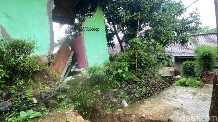 Salah satu dampak bencana alam di Sukabumi