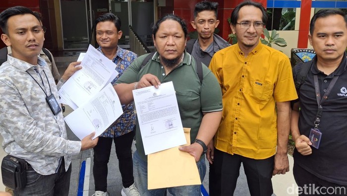 Satgab Telekomunikasi saat membuat laporan ke Polda Sumsel setelah 60 Batre Modul dicuri