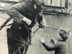 Foto Bersejarah dan Cerita di Baliknya, Bikin Terenyuh