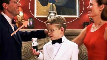 Pada tahun 2009, Gergely Barki sejarawan seni Hungaria membuat penemuan luar biasa saat menonton film Stuart Little (1999). Ia melihat sebuah lukisan berjudul Sleeping Lady with Black Vase karya Róbert Berény, yang telah hilang selama 90 tahun. Lukisan itu ternyata digunakan sebagai properti dalam film tersebut. Menarik. Foto: historians via Bored Panda