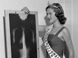 Foto Bersejarah dan Cerita di Baliknya, Bikin Terenyuh