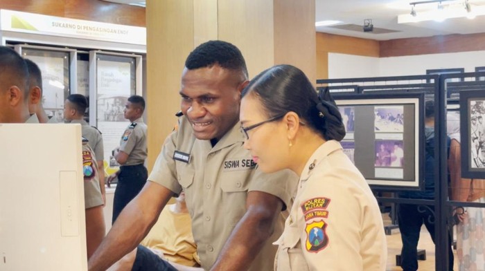 Siswa Bintara Latja di Museum Bung Karno