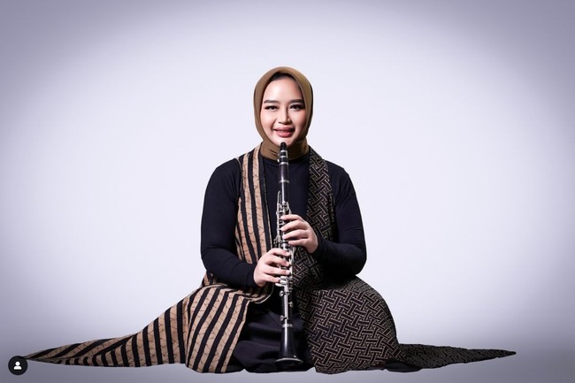 Tya Subiakto pernah menikah di tanah suci, tepatnya di Mekkah, pada 2001 lalu. Ia menikah dengan Rudy Saputra Hamid namun bercerai di 2004. Foto: Dok. Instagram su.biakto.tya