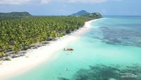 Keindahan Pantai Tambolangan.