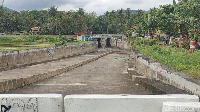 Kondisi terkini underpass Kulur di Temon, Kulon Progo, Jumat (6/12/2024)