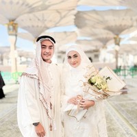 Pernikahan ini mengusung nuansa khas Timur Tengah, mencerminkan keagungan dan kesakralan prosesi pernikahan di tanah suci. Foto: dok. Instagram @putri_zulhas