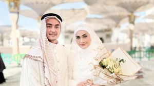 7 Gaya Zumi Zola & Putri Zulhas Menikah di Masjid Nabawi, Bak Pengantin Arab