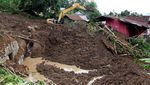 5 Orang Tewas Tertimbun Longsor di Kampung Cisarakan Sukabumi