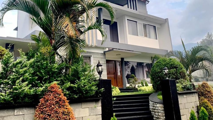 Dijual Villa dan Gedung Komersial di Bogor