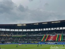Dua Koreo Spesial Hiasi Laga Persebaya Vs Arema FC