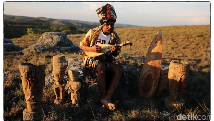 Eksotis Tenun Sumba Keindahan Wastra dari Timur Di Sumba, NTT, tenun sangat dihormati. Seluruh kegiatan adat menggunakan kain tenun sebagai bagian tak terpisahkan dan menjadi simbol status sosial.