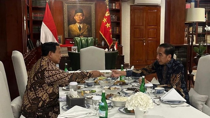 Jokowi unggah foto makan malam bareng Prabowo di Kertanegara