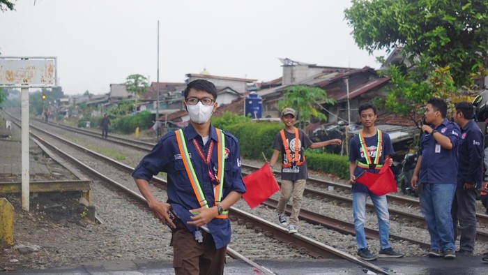 Kegiatan komunitas Edan Sepur Bandung.