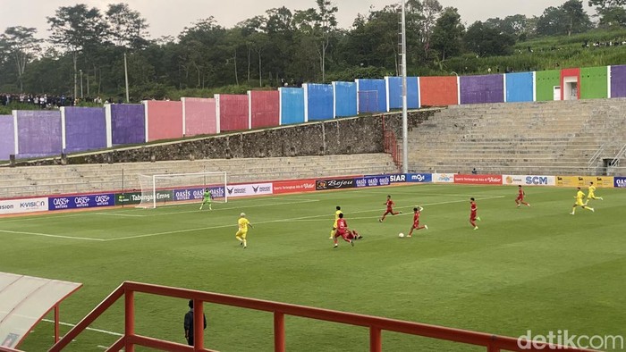 Laga Persijap Jepara vs PSIM Jogja di Stadion Kebo Giro, Kabupaten Boyolali, Sabtu (7/12/2024).