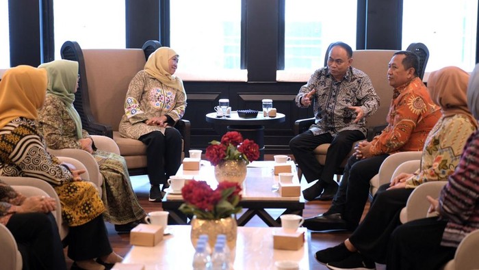 Menkop Apresiasi Dukungan Muslimat NU dalam Program Makan Bergizi Gratis