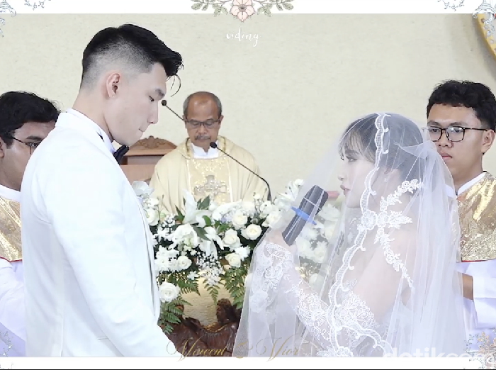 Nita Vior Vior dan Vincent menikah.