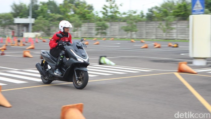 Ototest New Honda PCX 160