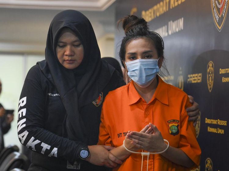 Potret Dokter Kecantikan Abal-abal Ria Beauty Berbaju Tahanan