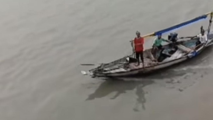 Pria yang melompat dari Jembatan Suramadu diselamatkan nelayan
