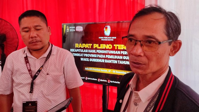 Saksi Airin-Ade tolak tanda tangan hasil rekap KPU Banten