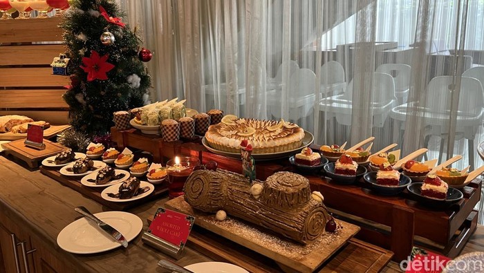 Sebagian makanan paket makan malam Miraculous Christmas.