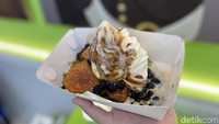 Untuk menu makanannya, bisa coba Ubi Brulee with Ice Cream (Rp 26.000). Selain es krim vanilla, ada juga tambahan topping boba diatasnya. Menarik kan?Foto: Detikcom / Atiqa Rana