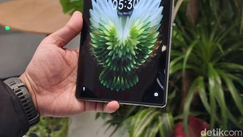Penampakan layar bagian dalam ketika dibentangkan. Foto: Fyk/detikinet