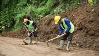 Saat ini BBWS Citarum telah memobilisasi 1 unit excavator dan dump truck, dan sedang melakukan pengerukan sedimen Sungai Cipalabuhan sepanjang 200, serta pemasangan geobag berbagai ukuran di sungai Cipalabuan dengan total panjang sekitar 100 meter untuk penanganan tebing kritis dan luapan sungai.