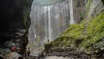 Terbius Kemegahan Air Terjun Tumpak Sewu