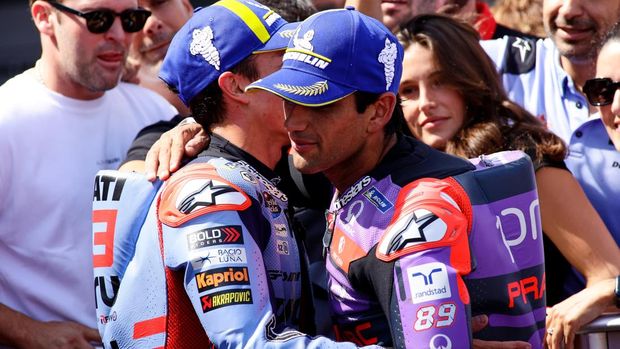 ALCANIZ, SPAIN - SEPTEMBER 01: Marc Marquez from Spain of Gresini Racing MotoGP and Jorge Martin from Spain of Prima Pramac Racing  speaking after the MotoGp Of Aragon Race at Motorland Aragon Circuit on September 01, 2024 in Alcaniz, Spain. (Photo by Joan Cros - Corbis/Getty Images)