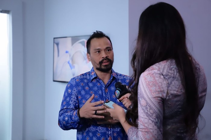 Doni Ismanto Darwin saat diwawancarai wartawan usai menghadiri acara penghargaan di Jakarta, baru-baru ini. Pendiri Forum Indotelko itu saat ini menjabat sebagai Staf Khusus Menteri Kelautan dan Perikanan Bidang Hubungan Masyarakat dan Komunikasi Publik.
