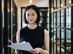 8 Ciri-ciri Wanita Cerdas yang Membuat Mereka Terlihat Selalu Elegan