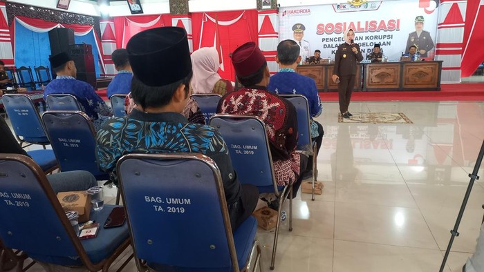 Kejari Sampang sosialisasi pencegahan korupsi anggaran desa