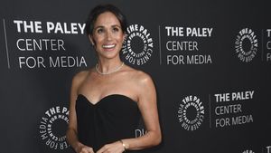 Foto: Meghan Markle Sendiri di Red Carpet, Pangeran Harry Ungkit Soal Cerai