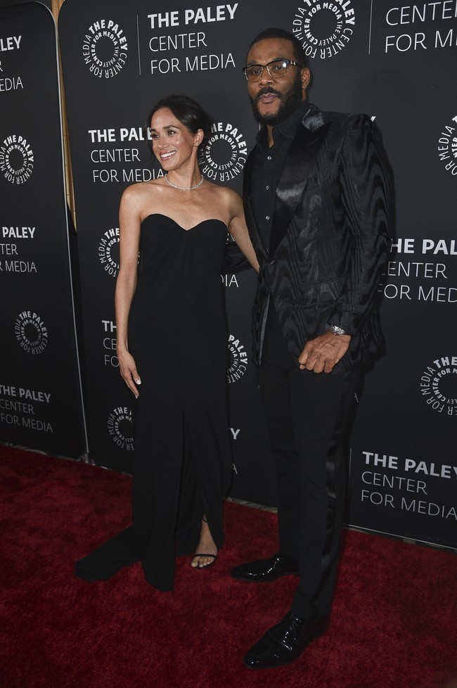 Sementara itu, hubungan erat keluarga Sussex dengan Tyler Perry terus menjadi sorotan. Perry, yang menjadi ayah baptis Putri Lilibet, sebelumnya menawarkan rumah mewahnya di Los Angeles kepada pasangan ini setelah mereka meninggalkan kehidupan kerajaan pada 2020. (Foto: Richard Shotwell/Invision/AP)