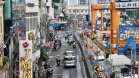 Proyek MRT fase 2A dibagi menjadi dua segmen yaitu segmen satu Bundaran HI-Harmoni yang ditargetkan selesai pada 2027. Sementara segmen dua Harmoni-Kota, yang ditargetkan selesai pada 2029. 
