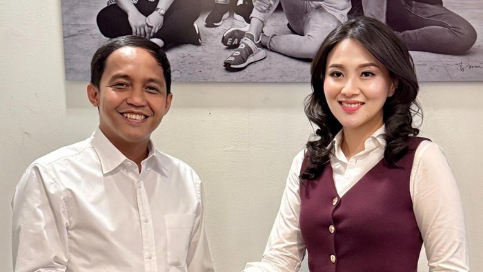 Menhut Raja Juli Antoni dan Sherly Tjoanda.