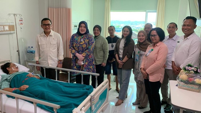 Menteri P2MI Kunjungi PMI Ilegal yang sempat koma di Malaysia