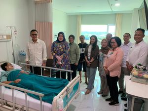 Menteri P2MI Jenguk PMI Ilegal yang Sempat Koma di Malaysia