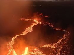 Warna-warni Aurora yang Menakjubkan di Northern Lights Photographer of the Year 2024