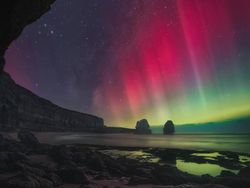 Warna-warni Aurora yang Menakjubkan di Northern Lights Photographer of the Year 2024