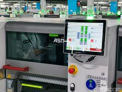 Mengintip Proses Produksi HP Tecno di Chongqing