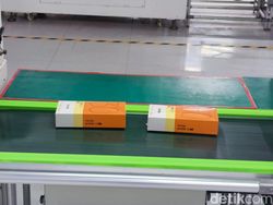 Mengintip Proses Produksi HP Tecno di Chongqing