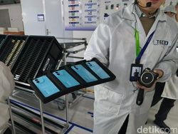 Mengintip Proses Produksi HP Tecno di Chongqing